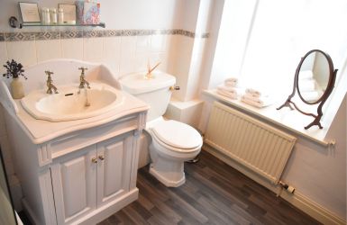 Room Number 1 En-suite shower/bath