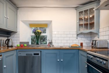 Kitchen 1: The Old Farmhouse, kitchen with seating area
