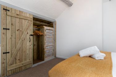 Bedroom 5 - The Little Cottage, King bedroom