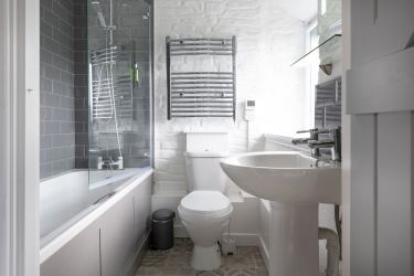 Bedroom 1: King Bedroom ensuite bathroom