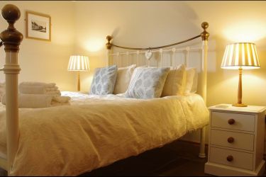 Second double room next to the Family Bathroom with Kingsize Bed.