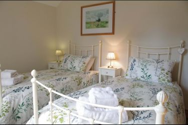 Pretty Twin Room.