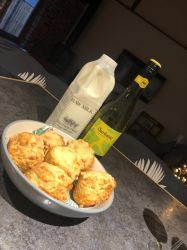 Typical savoury welcome pack option.