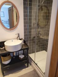 Ensuite shower room