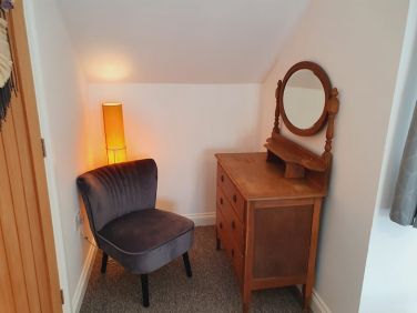 Seating in bedroom 3