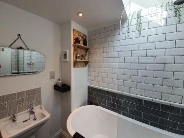 Main bathroom