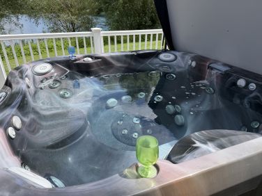 Luxury Jacuzzi hot tub