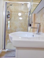 Ensuite shower room with WC and wash hand basin