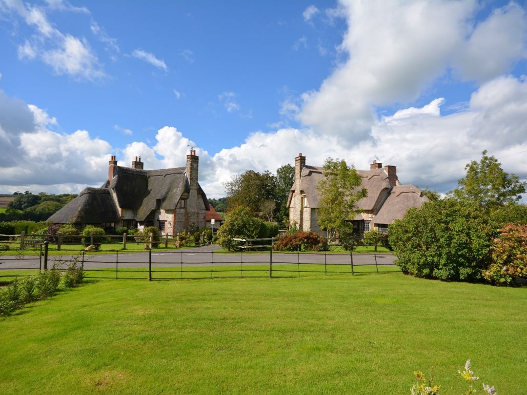 Apple Tree Cottage, Dog Friendly Self Catering in Dorset, Sleeps 6