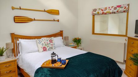 Kingsize ensuite bedroom on the second floor - perfect for grand parents
