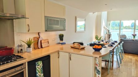 Well equipped kitchen with wonderful lake views