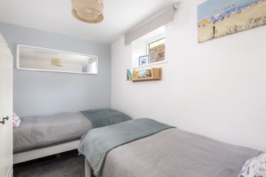 Twin bedroom