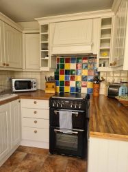 Fully Fitted Kitchen