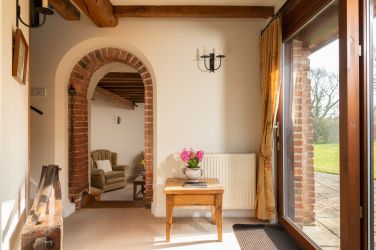 Light and bright - opening to the patio