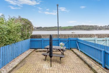 Fully enclosed back terrace