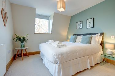 King bedroom 1st floor