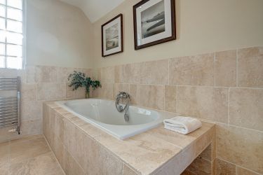 Master bedroom 2nd floor en-suite with bath and shower