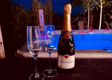 Hot tub great for star gazing at anytime of year