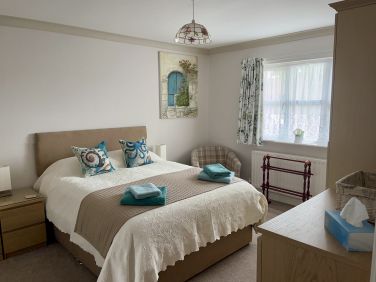 Kingsize ensuite bedroom
