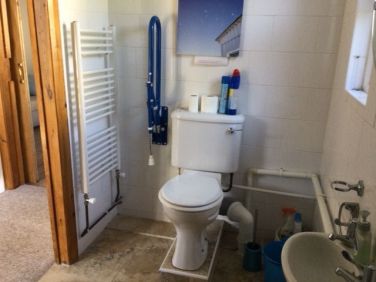 Accessible bathroom on suite