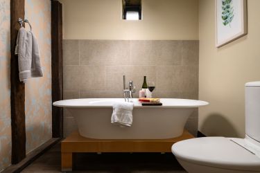 Total of 4.5 modern bathrooms