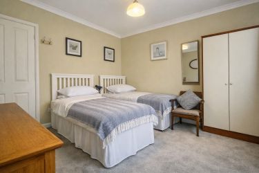 Bedroom 2 with twin beds