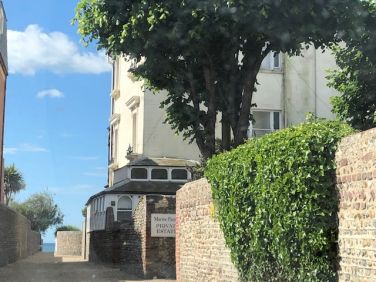 Path from cottage to the sea