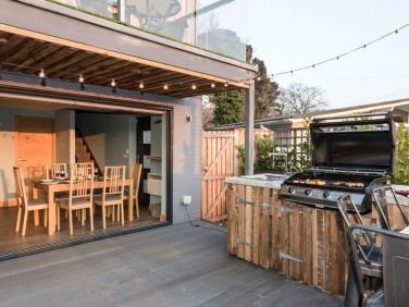 Outdoor kitchen