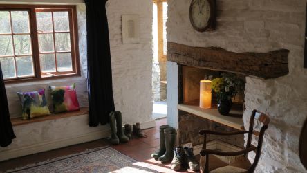 Large hall for wellies, muddy boots and soggy dogs