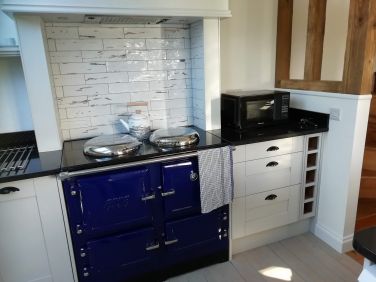 Esse cooker - traditional range cooking with convenience of an electric oven and induction hob.