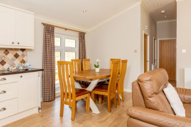 Seating area for up to 6 guests.