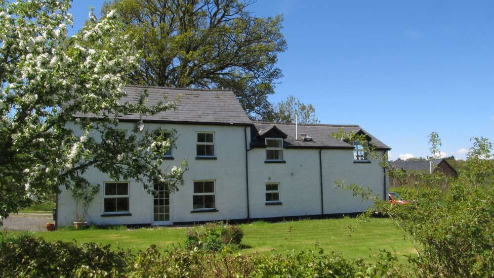 Hendre farmhouse boarding kennels outlet