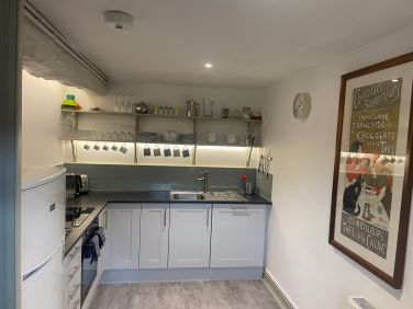 Mardon's well equipped kitchen