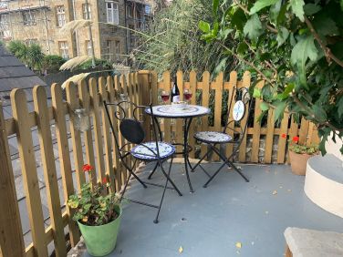 Mid terrace, ideal for having breakfast or drinks