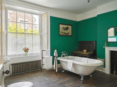 The green bathroom