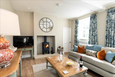 2 Lumford House