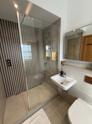 Top floor shower room