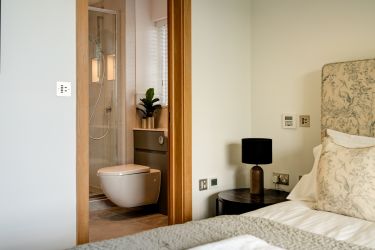 Master bedroom to en-suite