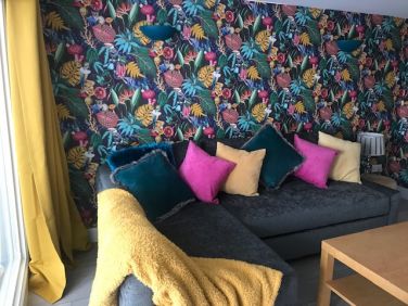 Cosy snug room with large double sofa bed-4th Bedroom