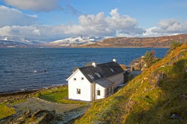 Shore Cottage on a wintery day