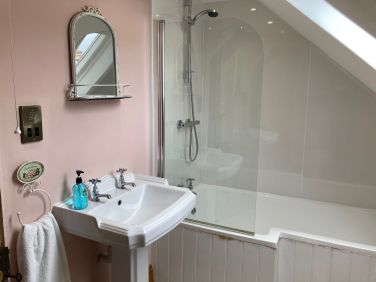 French Cottage Main Bathroom