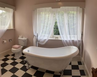 1st Floor EnSuite Bathroom