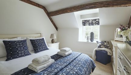 Tan Llan & The Coach House