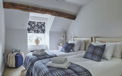 Tan Llan & The Coach House