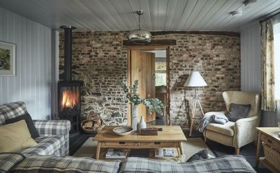 Tan Llan & The Coach House