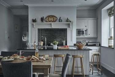 Tan Llan & The Coach House