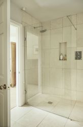 Tan Llan & The Coach House