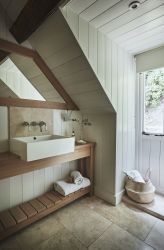 Tan Llan & The Coach House