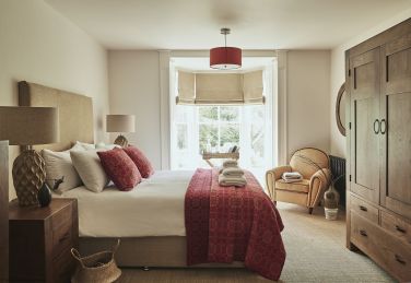 Tan Llan & The Coach House