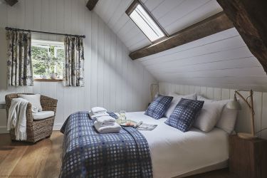 Tan Llan & The Coach House